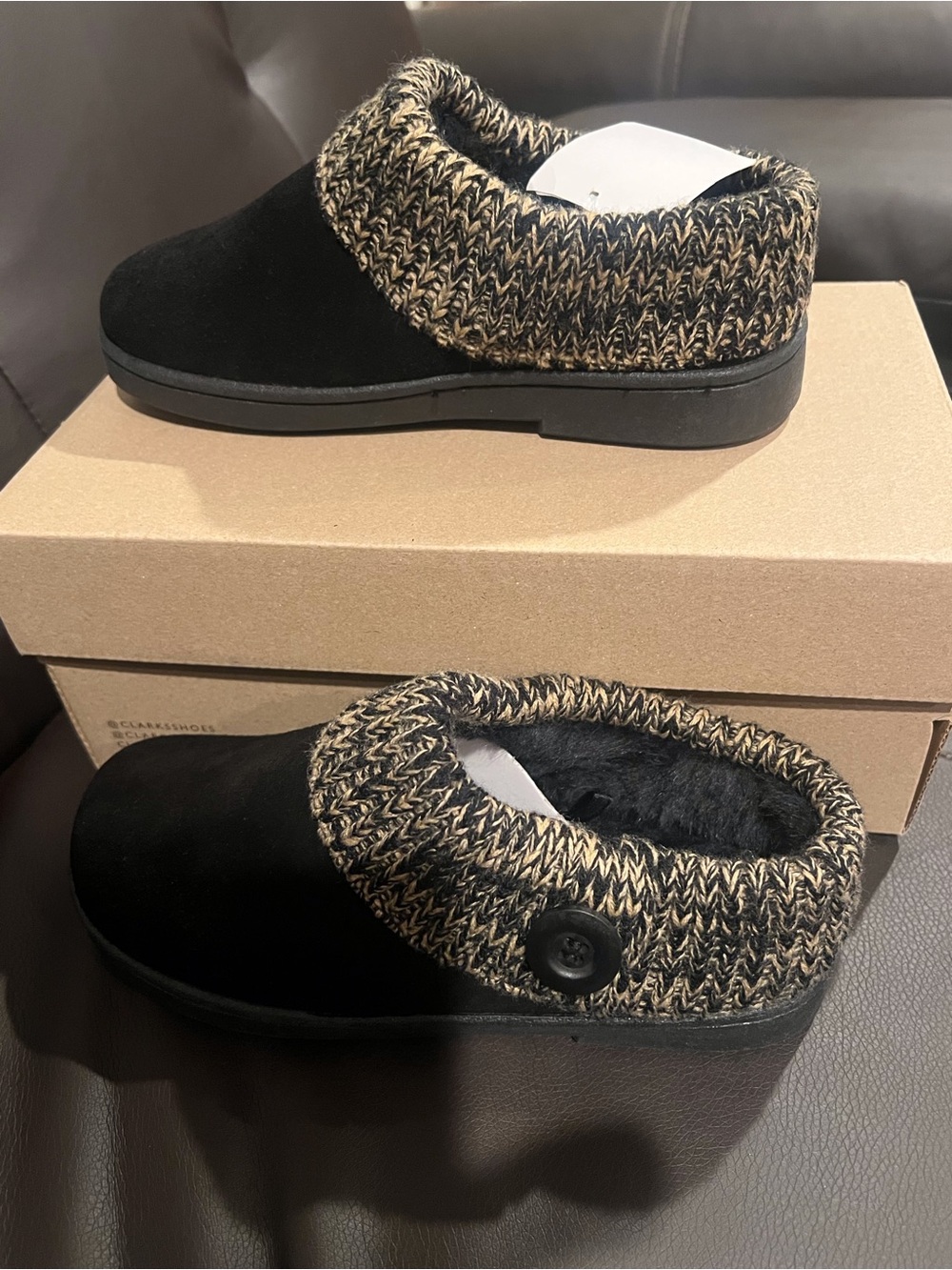 Clarks Black Slip-On  indoor/ outdoor Leather Slippers Marled Knit Cuff - Picture 5 of 7